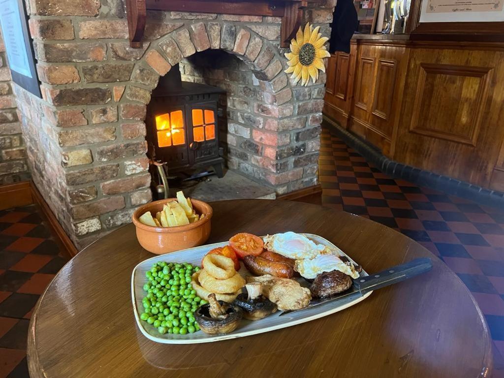 The Black Horse Inn Gainsborough Exterior foto